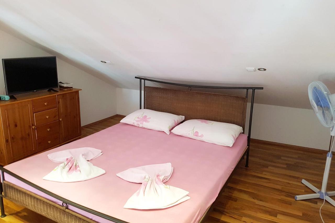 Apartments By The Sea Gradac, Makarska - 6661 Gradac (Split-Dalmatia) Exterior foto